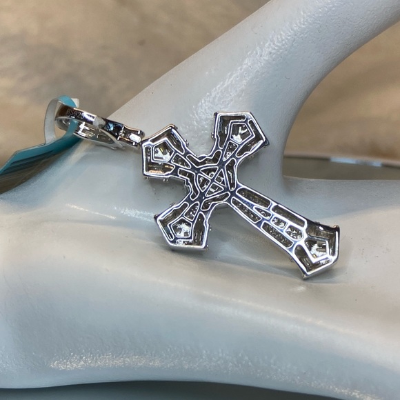 Beautiful NWT Men’s/Women's Moissanite Diamond Cross Pendant on 925 2.11 ctw - Picture 7 of 15